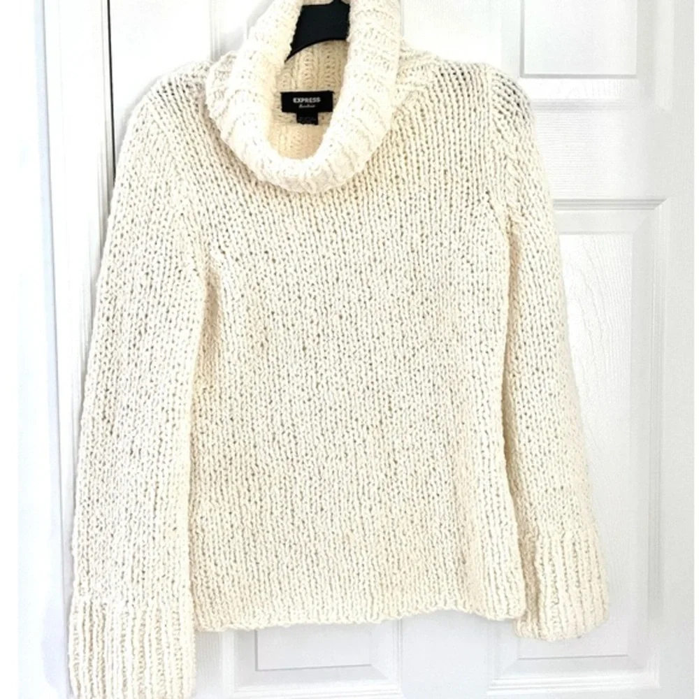 Express Ivory Chunky Hand Made Knit Pullover in size S - Picture 1 of 5